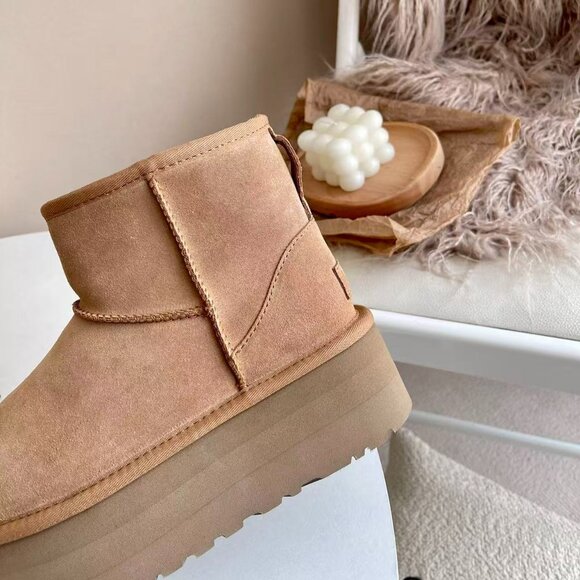 Ugg Australia Women Classic Ultra Mini Platform Boots - Picture 6 of 6